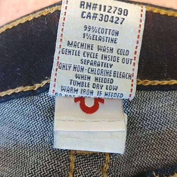 New True Religion Dark Wash Jeans With Gold Detailing 33" Inseam - Picture 5 of 6